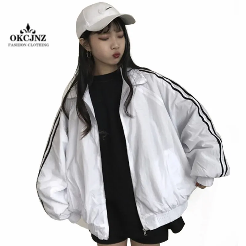 Spring Autumn Women's Korean Harajuku Style Couple Loose Casual Coat Thin Section Sun Protection Clothing Striped Jacket X0313
Spring Autumn Women's Korean Harajuku Style Couple Loose Casual Coat Thin Section Sun Protection Clothing Striped Jacket X0313