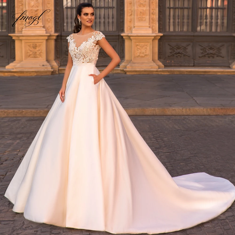 Fmogl Elegant Backless Matte Satin Ball Gown Wedding Dresses Appliques Beaded Cap Sleeve Chapel Train Vintage Bridal Gowns
Fmogl Elegant Backless Matte Satin Ball Gown Wedding Dresses Appliques Beaded Cap Sleeve Chapel Train Vintage Bridal Gowns