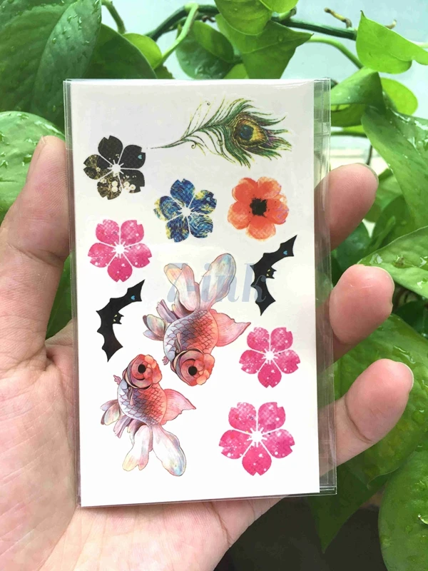 Waterproof Temporary Tattoo sticker 3D cute goldfish feather flower tatto Water Transfer fake tatoo 10.5*6 cm for kids adults
Waterproof Temporary Tattoo sticker 3D cute goldfish feather flower tatto Water Transfer fake tatoo 10.5*6 cm for kids adults