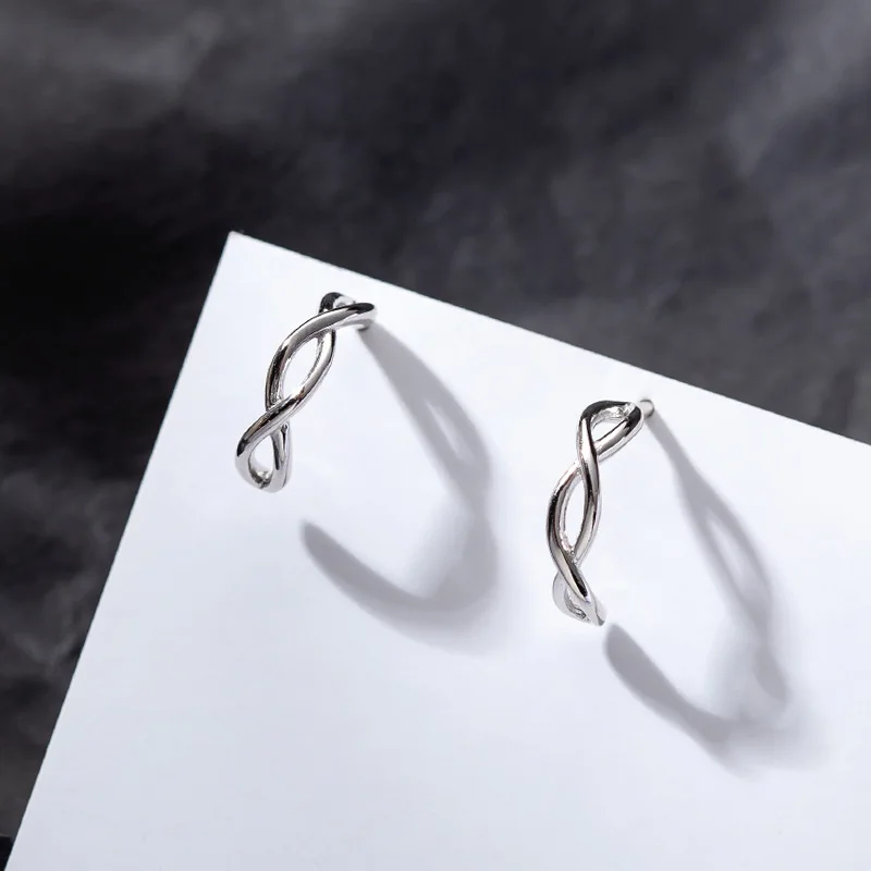Trendy S925 Sterling Silver Jewelry Retro Simple Waves Stud Earrings Exquisite Small Silver 925 Vintage Earrings for Women Gift
Trendy S925 Sterling Silver Jewelry Retro Simple Waves Stud Earrings Exquisite Small Silver 925 Vintage Earrings for Women Gift