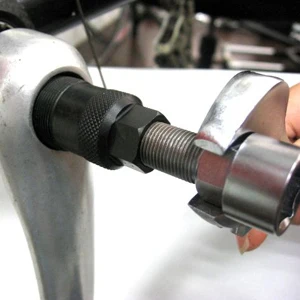 Super B TB-6618 2 In 1 crank puller tool w/14mm box wrench For standard square type/for Shimano splined octalink and ISIS.
Super B TB-6618 2 In 1 crank puller tool w/14mm box wrench For standard square type/for Shimano splined octalink and ISIS.