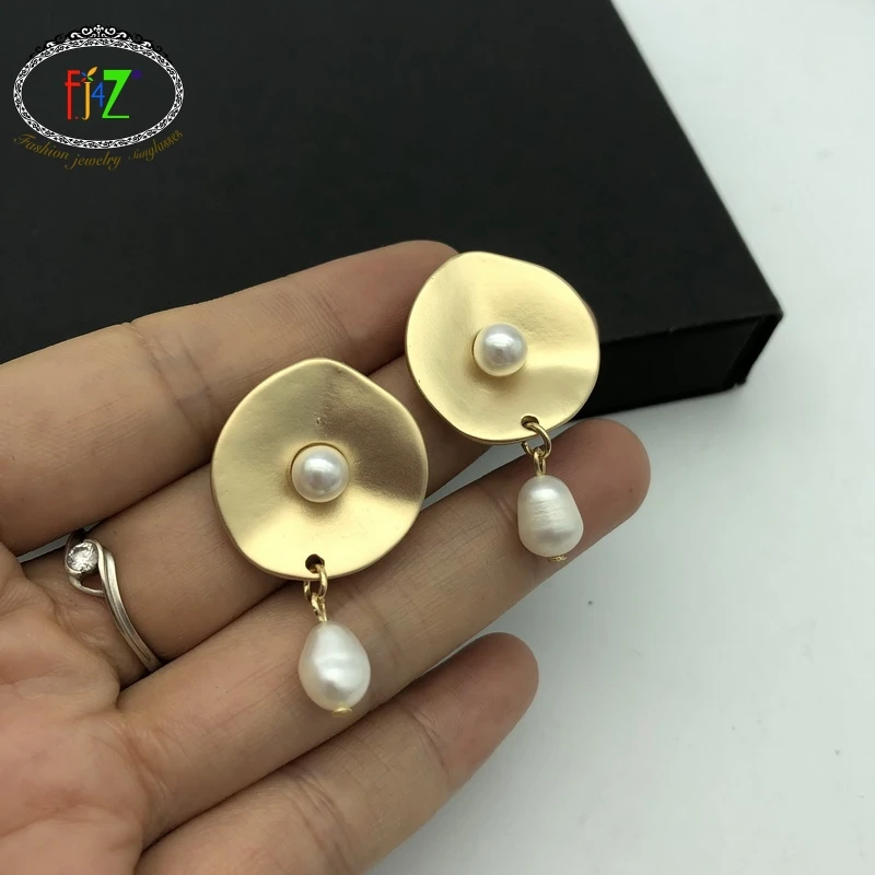 F.J4Z Women Statement Earrings Fashion Matted Alloy Leaf Freshwater Pearls Earrings for Cocktail Party Aretes mujer
F.J4Z Women Statement Earrings Fashion Matted Alloy Leaf Freshwater Pearls Earrings for Cocktail Party Aretes mujer