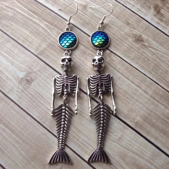 Ancient Silver Mermaid Skeleton Fish Scale Ocean Nautical Earrings New Style Women Jewelry Creative Personality Halloween Gift
Ancient Silver Mermaid Skeleton Fish Scale Ocean Nautical Earrings New Style Women Jewelry Creative Personality Halloween Gift