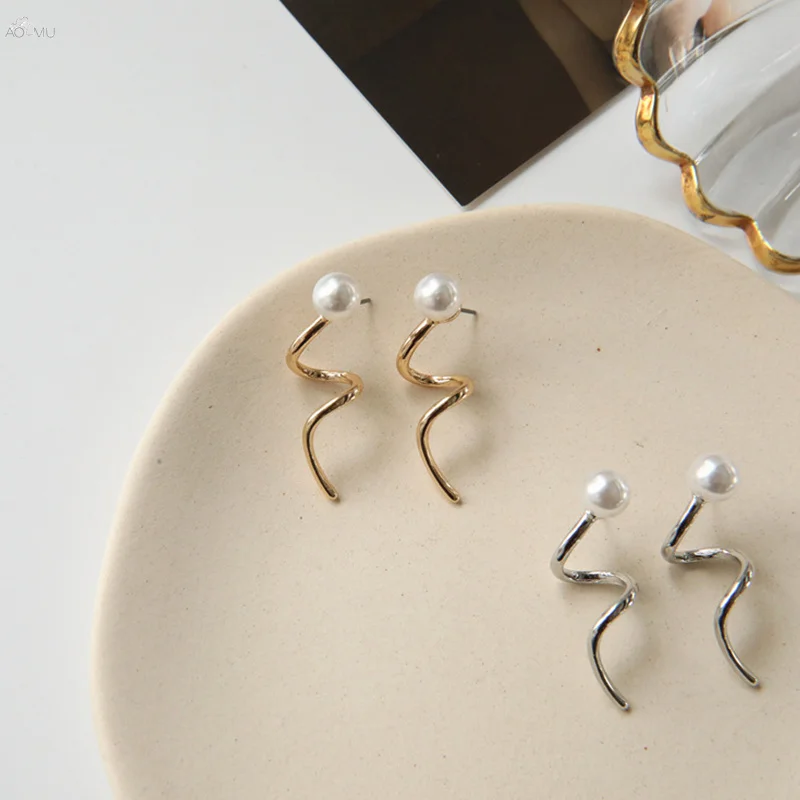 AOMU Korean Minimalist Imitation Pearl Earring Geometric Irregular Metal Drop Earrings For Women Wedding Jewelry
AOMU Korean Minimalist Imitation Pearl Earring Geometric Irregular Metal Drop Earrings For Women Wedding Jewelry
