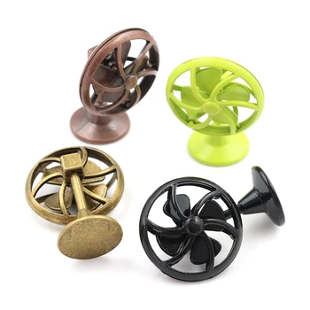4Colors Mini metal brass desk fan for 1/12 Dollhouse Miniature dining table/living room decoration
4Colors Mini metal brass desk fan for 1/12 Dollhouse Miniature dining table/living room decoration