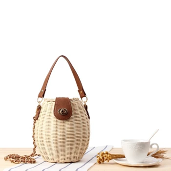 New Japanese handmade straw round bucket bag woven ladies Messenger bag empty basket rattan shoulder bag and Messenger bag
New Japanese handmade straw round bucket bag woven ladies Messenger bag empty basket rattan shoulder bag and Messenger bag