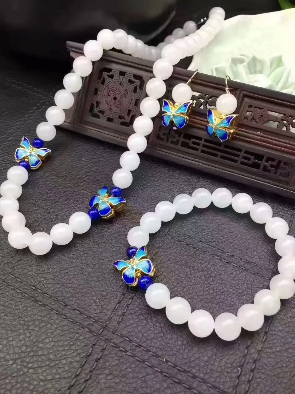

Ювелирные изделия Zheru из чистого натурального синьцзянского хэтяня, белые нефритовые бусины 10 мм, ожерелье, Бабочка, браслет, серьги в комплекте, подарочный сертификат