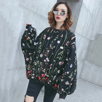 Retro Fashion Floral Embroidery Hoodie Women Spring Bat Sleeve Lace Patchwork Sweatshirt 2019 New Womens Oversized Hoodie Tide
Retro Fashion Floral Embroidery Hoodie Women Spring Bat Sleeve Lace Patchwork Sweatshirt 2019 New Womens Oversized Hoodie Tide