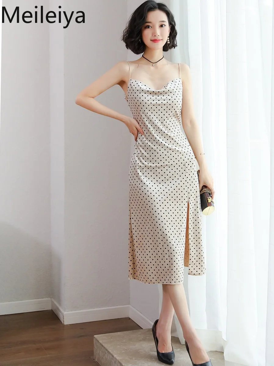 Women's Commuter Dress 2019 Summer New Velvet Wave Point Split Slim Slimming High Waist Strap Dress
Women's Commuter Dress 2019 Summer New Velvet Wave Point Split Slim Slimming High Waist Strap Dress