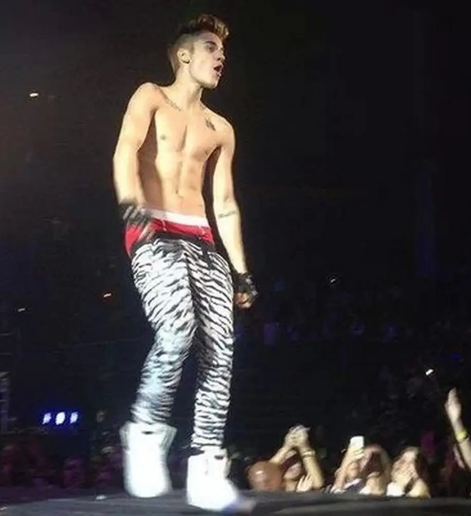 27-44 JustinBieber 2019 Men clothing Leopard pants harem pants trousers Drop Crotch Pants plus size stage singer costumes
27-44 JustinBieber 2019 Men clothing Leopard pants harem pants trousers Drop Crotch Pants plus size stage singer costumes