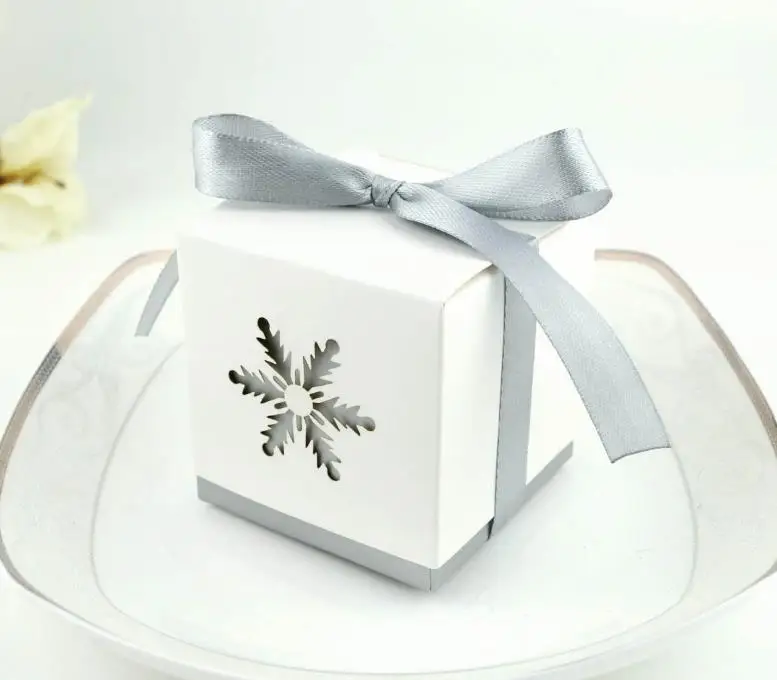Snowflake candy box birthday wedding party square hollow favor boxes with grey ribbon bow Christmas present gift wrap 6X6x6cm
Snowflake candy box birthday wedding party square hollow favor boxes with grey ribbon bow Christmas present gift wrap 6X6x6cm