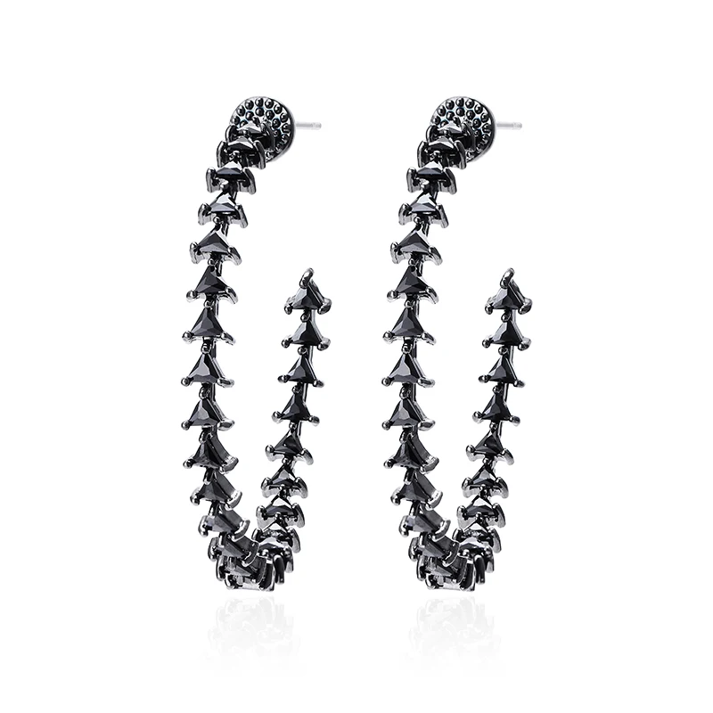 XIUMEIYIZU 2018 New Black/White Fish Bone Arrow Shape Hoop Earrings For Women Gothic Style AAA CZ Hollow Round Jewelry
XIUMEIYIZU 2018 New Black/White Fish Bone Arrow Shape Hoop Earrings For Women Gothic Style AAA CZ Hollow Round Jewelry