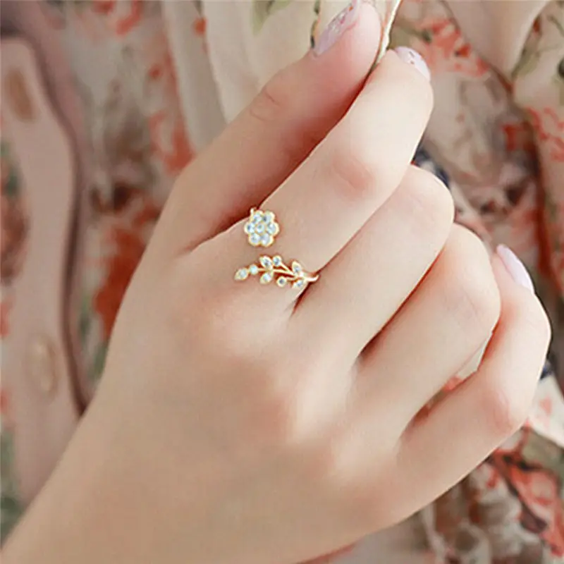 Trendy Elegant Flower Vine Leaf Flower Ring Pattern Rhinestone Rings For Woman Jewelry Lover Gift Korean Temperament Jewelry
Trendy Elegant Flower Vine Leaf Flower Ring Pattern Rhinestone Rings For Woman Jewelry Lover Gift Korean Temperament Jewelry