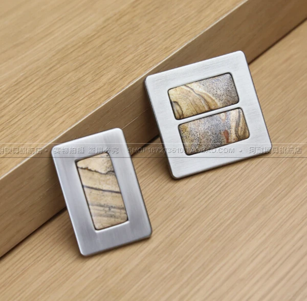 Shipping crystal handle Ke resistant imported modern European simple fashion wardrobe drawer cabinet door handle ceramic stone
Shipping crystal handle Ke resistant imported modern European simple fashion wardrobe drawer cabinet door handle ceramic stone