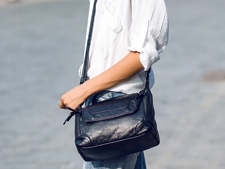 2017 fashion women's small handbag soft leather casual shoulder messenger small bag female handbag black gongtong589
2017 fashion women's small handbag soft leather casual shoulder messenger small bag female handbag black gongtong589