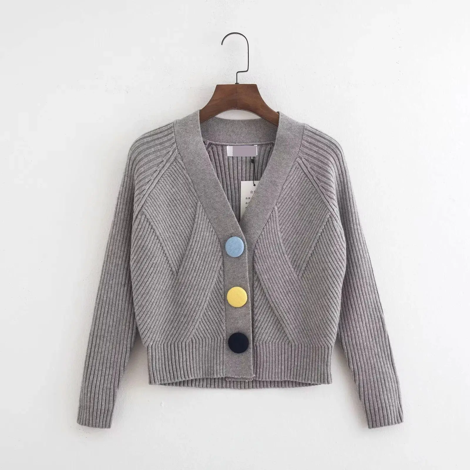 2019 European Style Spring New Arrival Cardigans Feminino Slim Quality Buttons Decorat Short Knitted Cardigan Free Shipping
2019 European Style Spring New Arrival Cardigans Feminino Slim Quality Buttons Decorat Short Knitted Cardigan Free Shipping