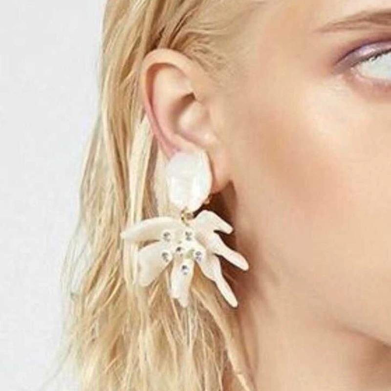 3 Colors New Trendy Statement Jewelry Fashion Crystal Dangle Earring Resin Drops Earrings For Women Wholesale Bijoux F50506
3 Colors New Trendy Statement Jewelry Fashion Crystal Dangle Earring Resin Drops Earrings For Women Wholesale Bijoux F50506
