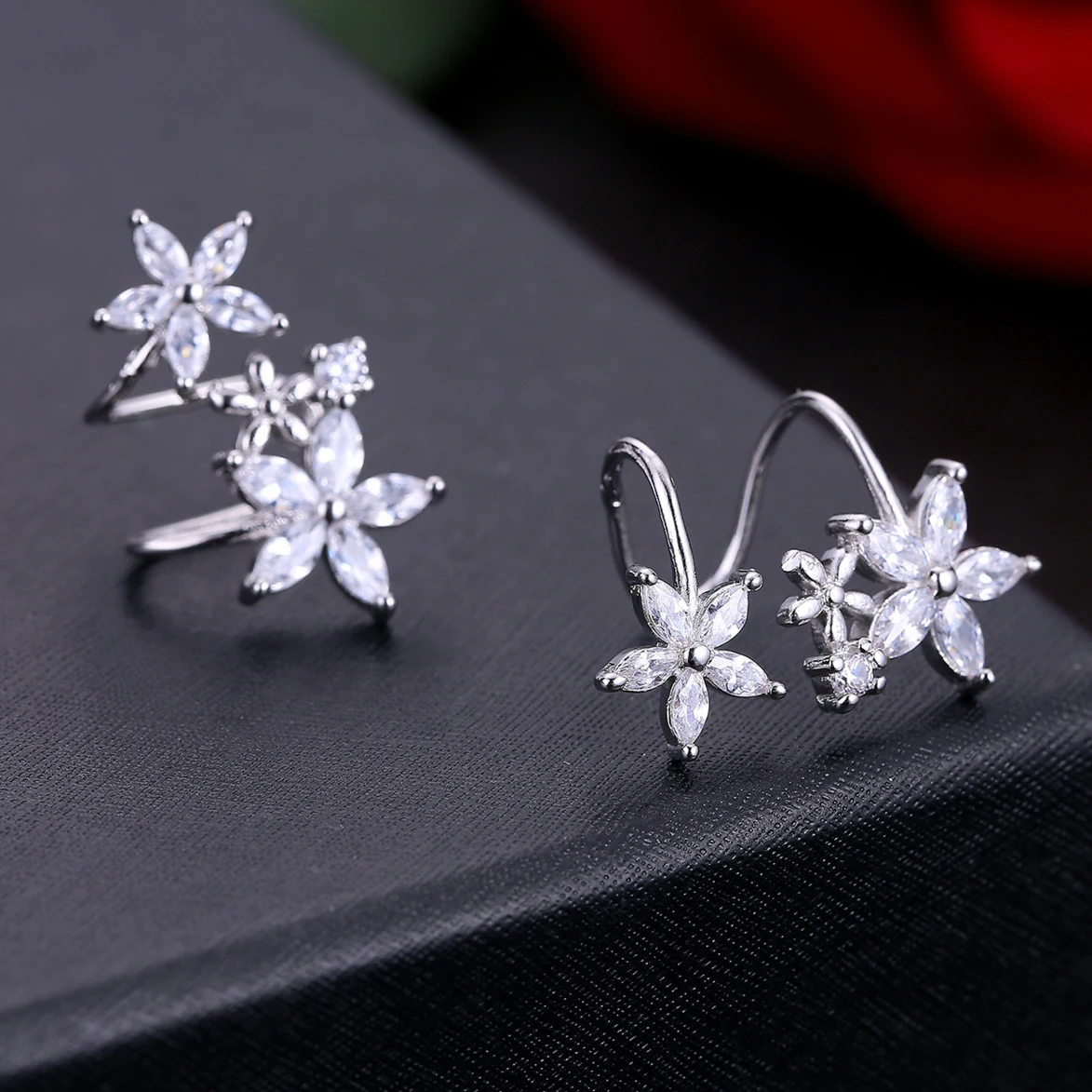 Classical White Gold Color Clip Earrings for Women AAA+ Cubic Zirconia Rings All Match Fashion Jewelry Accessories Gifts CEL3020
Classical White Gold Color Clip Earrings for Women AAA+ Cubic Zirconia Rings All Match Fashion Jewelry Accessories Gifts CEL3020