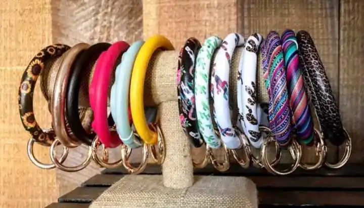 DHL Wholesale Round Bracelet Fob Holder Keychain , Sunflower Serape Leopard Patterns Key Holder with Metal Ring DOMIL-10101254
DHL Wholesale Round Bracelet Fob Holder Keychain , Sunflower Serape Leopard Patterns Key Holder with Metal Ring DOMIL-10101254