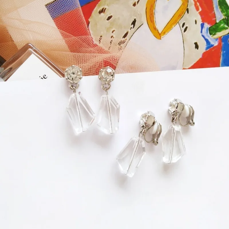 Korean Girl Simple Metal Texture Irregular Shape Dangle Earrings Goddess Fashion Personality Transparent Holeless Ear Clip
Korean Girl Simple Metal Texture Irregular Shape Dangle Earrings Goddess Fashion Personality Transparent Holeless Ear Clip