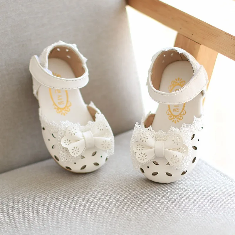 2019 New Girls Princess Lace Bowtie Sandals Shoes Fashion Kids Summer Cut-outs Casual Shoes Baby Soft Sole Shoes Size 21-30
2019 New Girls Princess Lace Bowtie Sandals Shoes Fashion Kids Summer Cut-outs Casual Shoes Baby Soft Sole Shoes Size 21-30