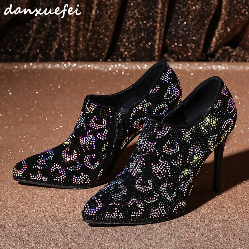 Women's genuine suede leather high heel pumps Rhinestone sexy ladies evening pumps high quality bride shoes wedding high heels
Women's genuine suede leather high heel pumps Rhinestone sexy ladies evening pumps high quality bride shoes wedding high heels