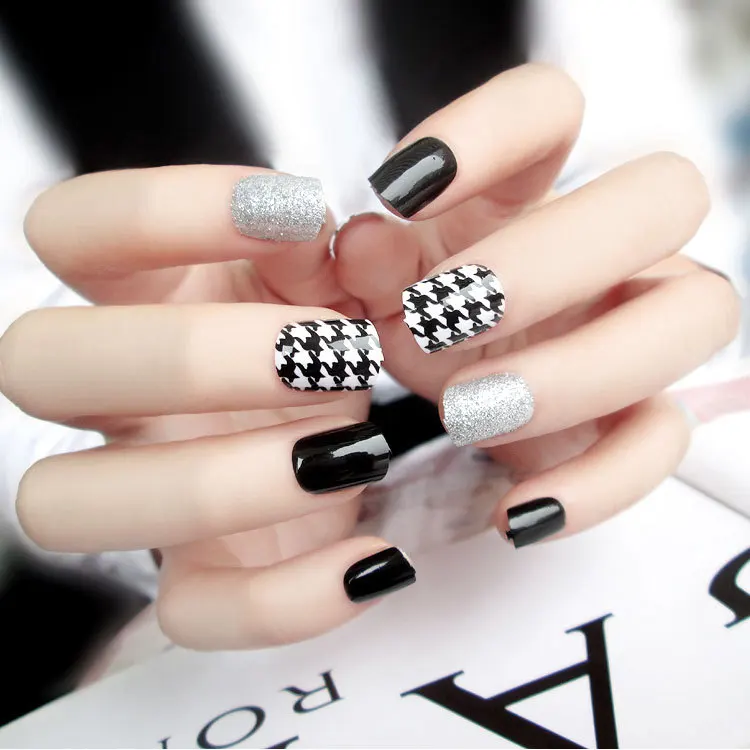 New Fashion 24 PCS Smooth Grid False Nails Normal Square Black White Full Designed Nails with Glue Sticker for Ladies
New Fashion 24 PCS Smooth Grid False Nails Normal Square Black White Full Designed Nails with Glue Sticker for Ladies