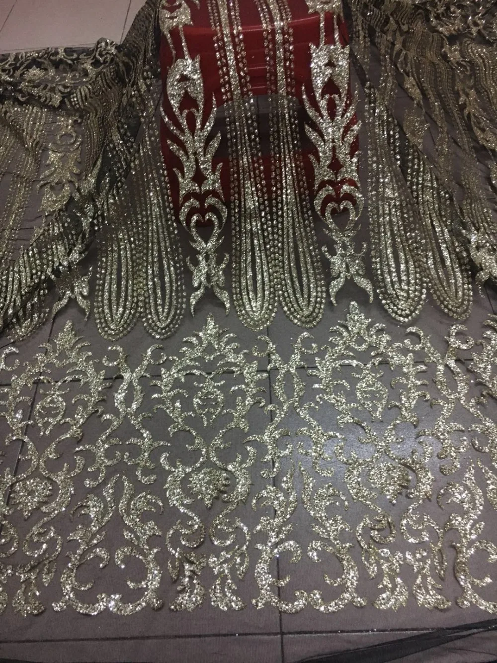 Black mesh gold glitter SUSIA18315 glued glitter sequins lace fabric African French net tulle Lace Fabric for party
Black mesh gold glitter SUSIA18315 glued glitter sequins lace fabric African French net tulle Lace Fabric for party