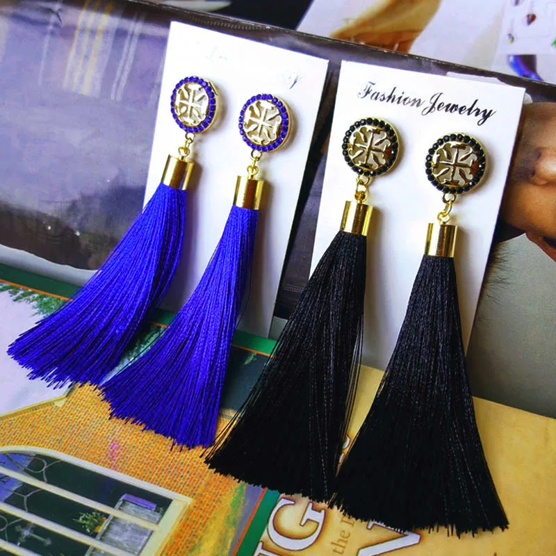 2018 New Women Tassel Earrings Boho Bohemian Long Exaggerated Silk Fabric Dangling Earrings For Women Orecchini Lunghi Oorbellen
2018 New Women Tassel Earrings Boho Bohemian Long Exaggerated Silk Fabric Dangling Earrings For Women Orecchini Lunghi Oorbellen