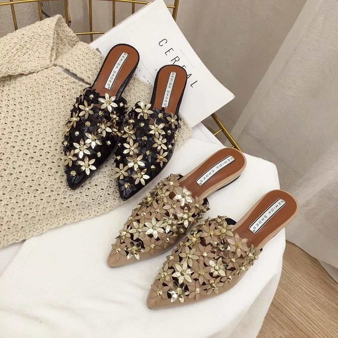 Fashion Comfortable Patent leather mules shoes women rivet flower slippers pointed toe flat Breathable Slides loafers flats 2019
Fashion Comfortable Patent leather mules shoes women rivet flower slippers pointed toe flat Breathable Slides loafers flats 2019