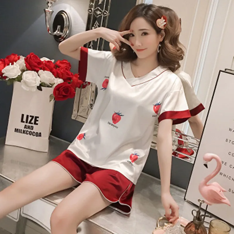 2 Piece/Set Print V-Neck Pajamas Set Women Silk Rayon Spring Pyjamas Sexy Female Shorts Shirt Stitch Lingerie Fashion Sleepwear
2 Piece/Set Print V-Neck Pajamas Set Women Silk Rayon Spring Pyjamas Sexy Female Shorts Shirt Stitch Lingerie Fashion Sleepwear