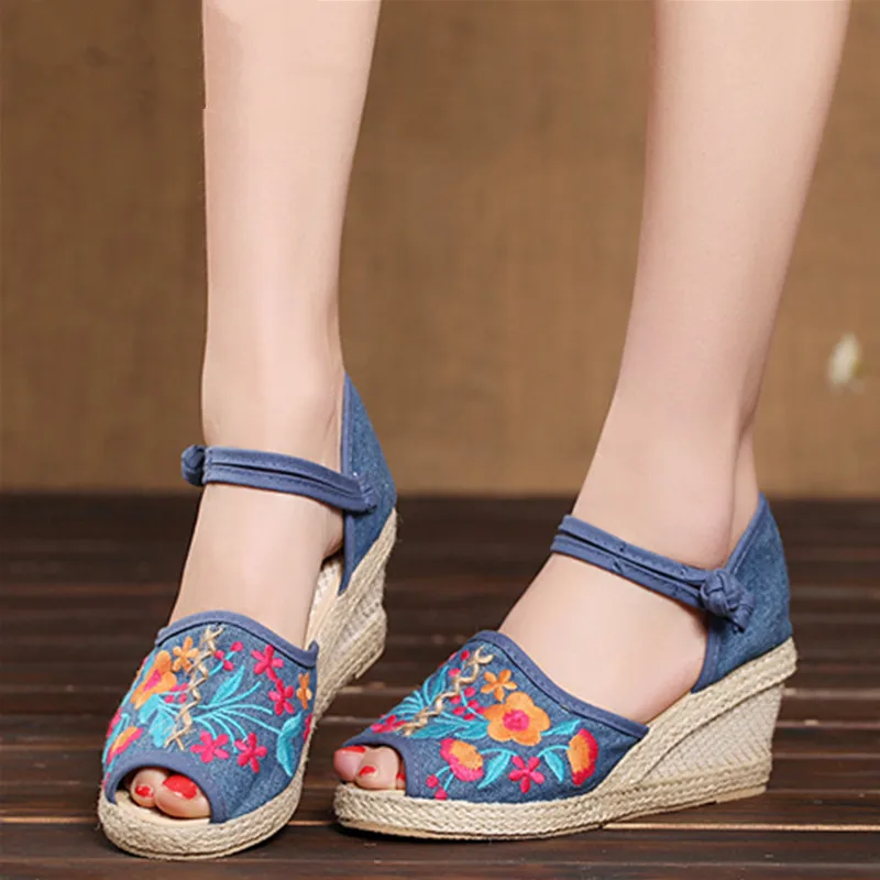 Vintage Women Straw sandals new high-heeled wedge platform sandals national embroidered Floral pu leather shoes Girl sandals 
Vintage Women Straw sandals new high-heeled wedge platform sandals national embroidered Floral pu leather shoes Girl sandals