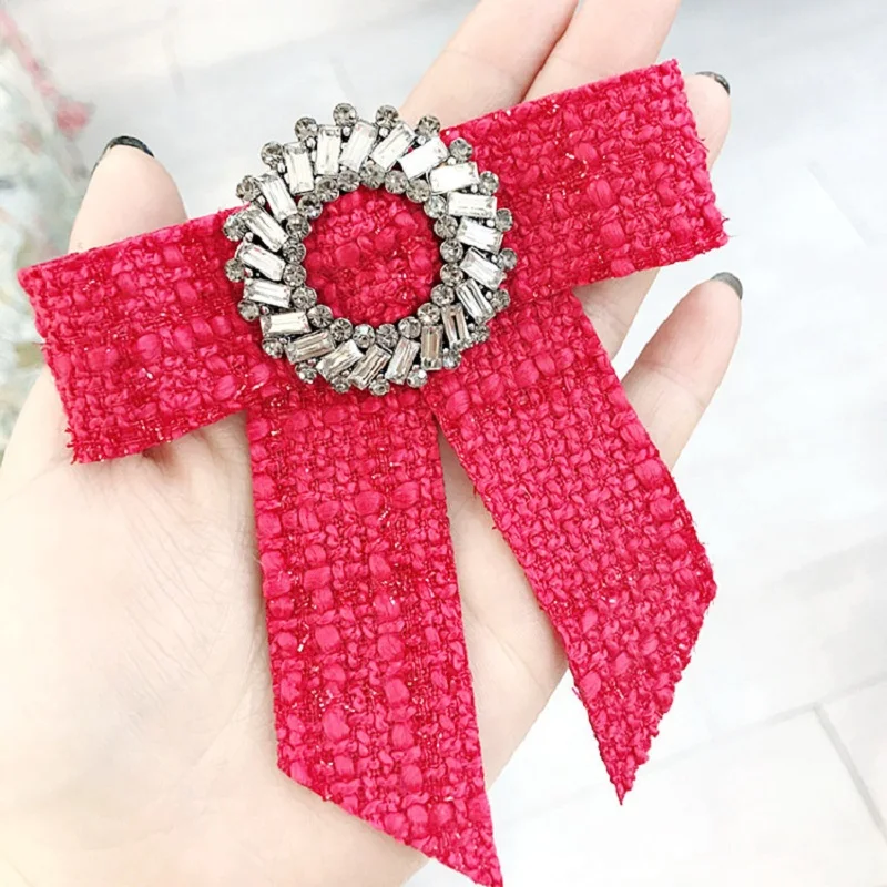 2018 Bow Crystal Women Brooches Pins Fabric Bowknot Tie Necktie Canvas Corsage Brooch for Women Clothing Dress Accessories P138
2018 Bow Crystal Women Brooches Pins Fabric Bowknot Tie Necktie Canvas Corsage Brooch for Women Clothing Dress Accessories P138