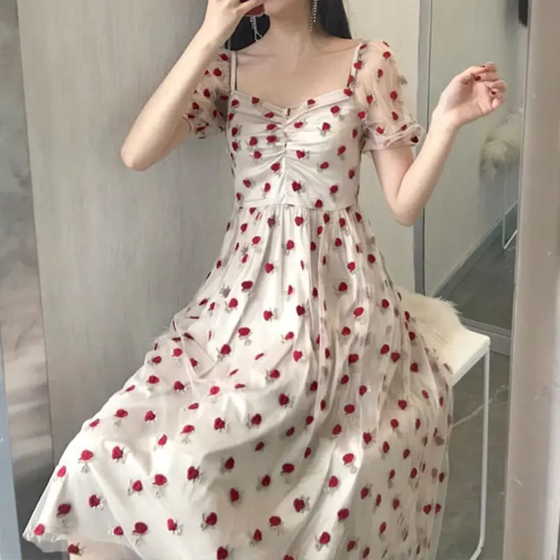 Summer Vintage Elegant Sweet Korean Party Women Dresses Chic Retro Beige Square Neck Pleated Mesh Embroidery Plant Female Dress
Summer Vintage Elegant Sweet Korean Party Women Dresses Chic Retro Beige Square Neck Pleated Mesh Embroidery Plant Female Dress