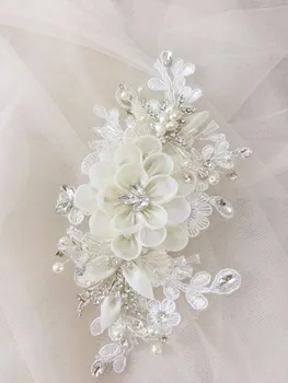 Super exquisite 3D handmade rhinestone beaded bridal lace applique with blossom rosette
Super exquisite 3D handmade rhinestone beaded bridal lace applique with blossom rosette
