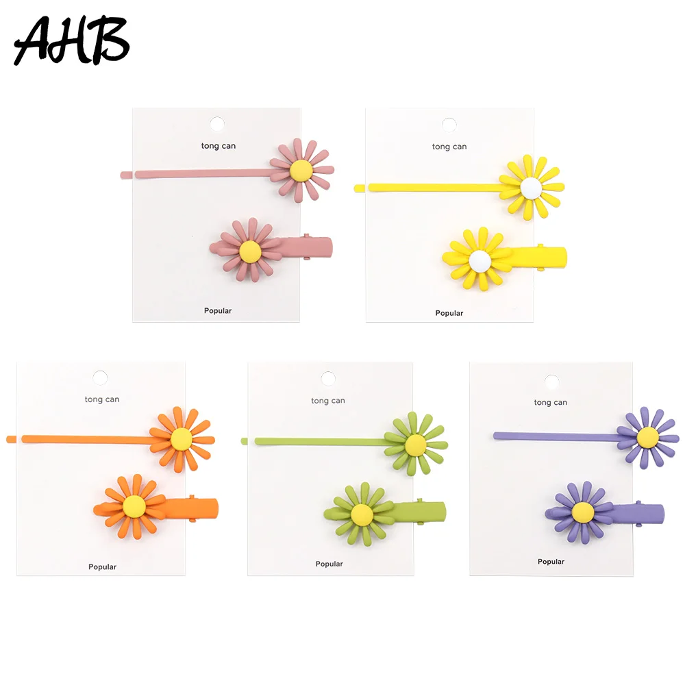 AHB 2Pcs/set Cute Daisy Hair Clips for Girls Women Candy Color Metal Hairpin Summer Korean Flowers Hairgrips Hair Accessories
AHB 2Pcs/set Cute Daisy Hair Clips for Girls Women Candy Color Metal Hairpin Summer Korean Flowers Hairgrips Hair Accessories