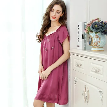 100% Mulberry Silk Satin Nightgown Women with Embroidery Nightdress Elegant Ladies Nightie Sleepwear Nightwear sp0116
100% Mulberry Silk Satin Nightgown Women with Embroidery Nightdress Elegant Ladies Nightie Sleepwear Nightwear sp0116