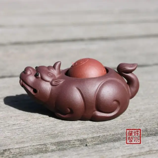 Китайская бутиковая коллекция yixing, красные строительные животные, орнамент крупного рогатого скота
Китайская бутиковая коллекция yixing, красные строительные животные, орнамент крупного рогатого скота
