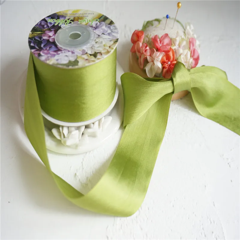 32mm 1.25"new solid color 100% pure silk embroidery ribbon soft wedding ribbon thin taffeta high quality silk ribbon Handcraft
32mm 1.25"new solid color 100% pure silk embroidery ribbon soft wedding ribbon thin taffeta high quality silk ribbon Handcraft