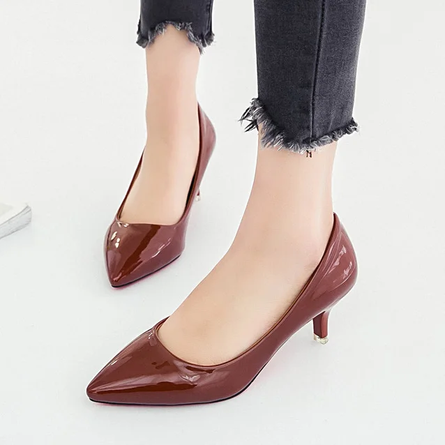 Plus Size 34-42 Women Shoes Medium Heels Pumps Pointed Toe Dress Shoes Woman Patent Leather Boat Shoes Ladies Zapatos Mujer 3545
Plus Size 34-42 Women Shoes Medium Heels Pumps Pointed Toe Dress Shoes Woman Patent Leather Boat Shoes Ladies Zapatos Mujer 3545