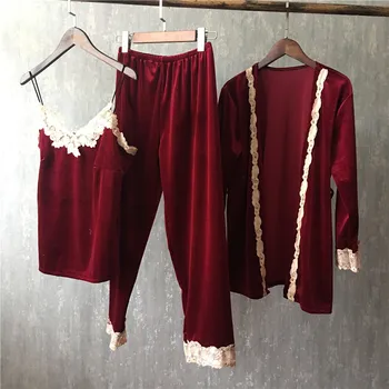 Winter Gold Velvet 3 Pieces Robe Gown set Womens Lace sling Kit Sleeveless Kimono Pajamas homewear sleepwear suit 2019
Winter Gold Velvet 3 Pieces Robe Gown set Womens Lace sling Kit Sleeveless Kimono Pajamas homewear sleepwear suit 2019