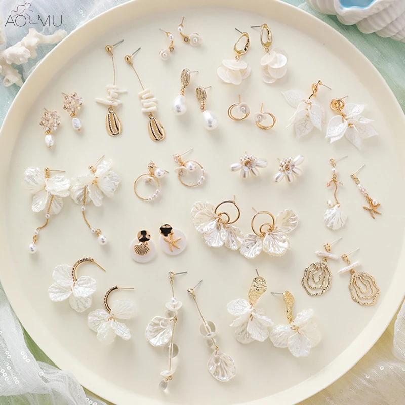 AOMU 2019 New Korean Fashion Simple Cute Geometric Shell Pearl Metal Gold Drop Dangle Earrings for Women Girl Party Gift Jewelry
AOMU 2019 New Korean Fashion Simple Cute Geometric Shell Pearl Metal Gold Drop Dangle Earrings for Women Girl Party Gift Jewelry