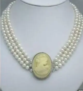 Beautiful 7-8MM real pearl necklace with shell clasp 
Beautiful 7-8MM real pearl necklace with shell clasp