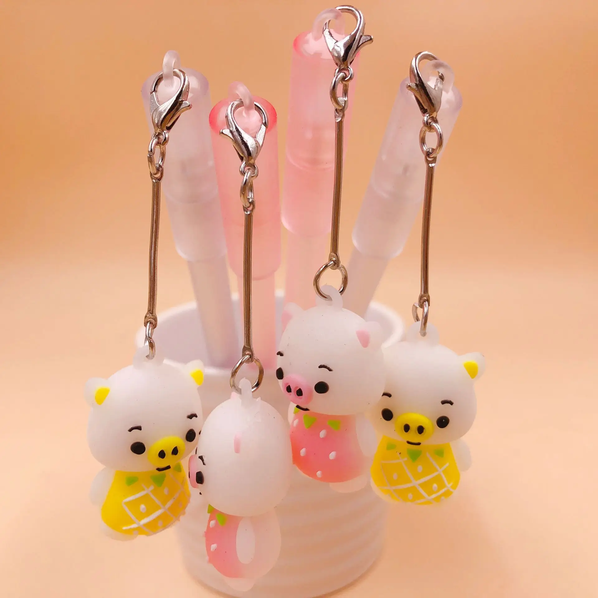 1 pcs Gel Pens Cute pig pendant black colored gel-inkpens for writing Gel Pen Cute stationery office school supplies 0.5mm
1 pcs Gel Pens Cute pig pendant black colored gel-inkpens for writing Gel Pen Cute stationery office school supplies 0.5mm