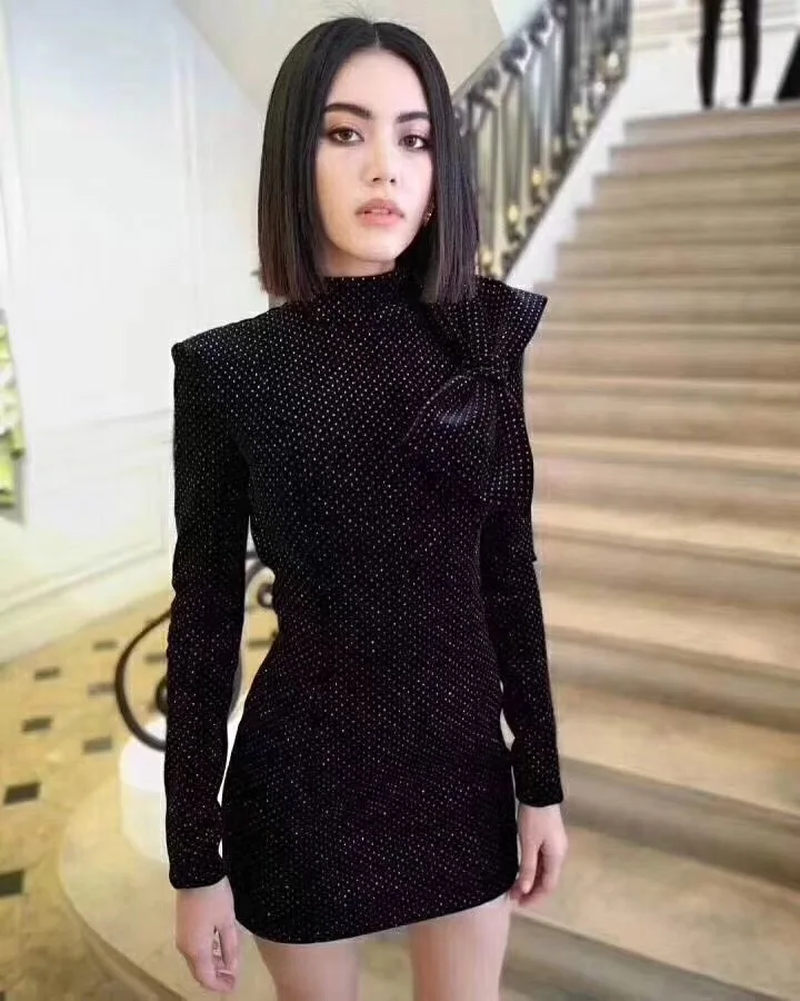 Black Velvet Mini Dress Dotted Stand Collar With Big Bow Long Sleeves Zipper Back Fashion Fitted Short Dress Woman 2019
Black Velvet Mini Dress Dotted Stand Collar With Big Bow Long Sleeves Zipper Back Fashion Fitted Short Dress Woman 2019