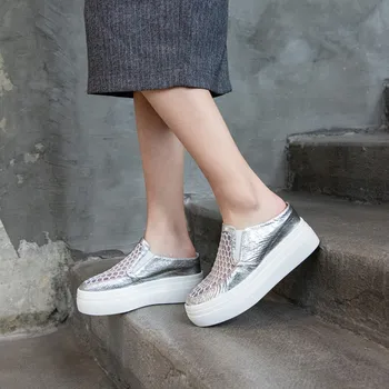 MLJUESE 2019 women slippers Soft Cow leather cutouts summer round toe silver color beaches platform flats sandals party dress
MLJUESE 2019 women slippers Soft Cow leather cutouts summer round toe silver color beaches platform flats sandals party dress