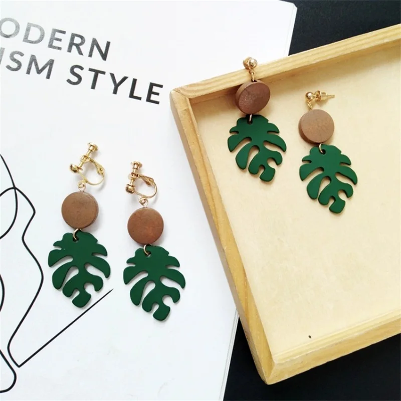2018 Fashion Creative Plants Leaves Wooden Aggreko Pendant Earrings Cute Personality Retro Exaggeration Earrings Women Jewelry
2018 Fashion Creative Plants Leaves Wooden Aggreko Pendant Earrings Cute Personality Retro Exaggeration Earrings Women Jewelry