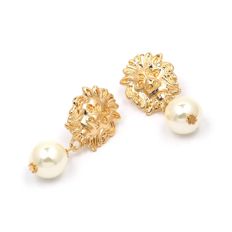 Vintage Lion Head Pearl Drop Earrings for Women Trendy Gold Lion Head Big Dangle Earring Metal Baroque Ear Fashion Jewelry 2019
Vintage Lion Head Pearl Drop Earrings for Women Trendy Gold Lion Head Big Dangle Earring Metal Baroque Ear Fashion Jewelry 2019