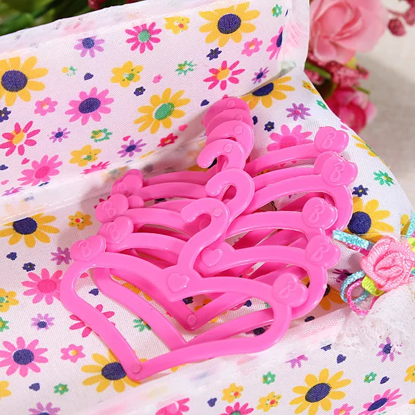 20 Pcs/Lot Mix Cute Pink Hangers Dress Accessories Clothes For Baby Doll Outfit Skirt Shoes Pretend Play House Girls' Gift Toy
20 Pcs/Lot Mix Cute Pink Hangers Dress Accessories Clothes For Baby Doll Outfit Skirt Shoes Pretend Play House Girls' Gift Toy