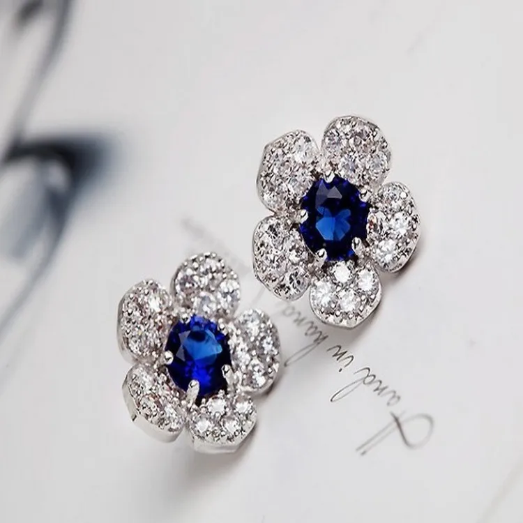 Charming Blue Crystal Flower Full Zirconia Cz Crystal Leaves Stud Earrings For Women Girls Piercing Jewelry Flowers Earrings
Charming Blue Crystal Flower Full Zirconia Cz Crystal Leaves Stud Earrings For Women Girls Piercing Jewelry Flowers Earrings